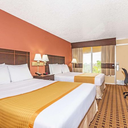 Days Inn By Wyndham Fort Lauderdale-Oakland Park Airport N Esterno foto