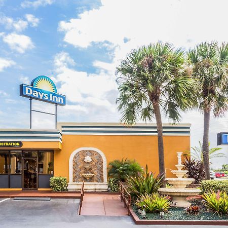 Days Inn By Wyndham Fort Lauderdale-Oakland Park Airport N Esterno foto