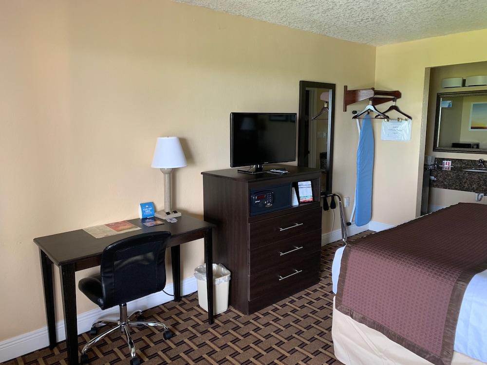 Days Inn By Wyndham Fort Lauderdale-Oakland Park Airport N Esterno foto