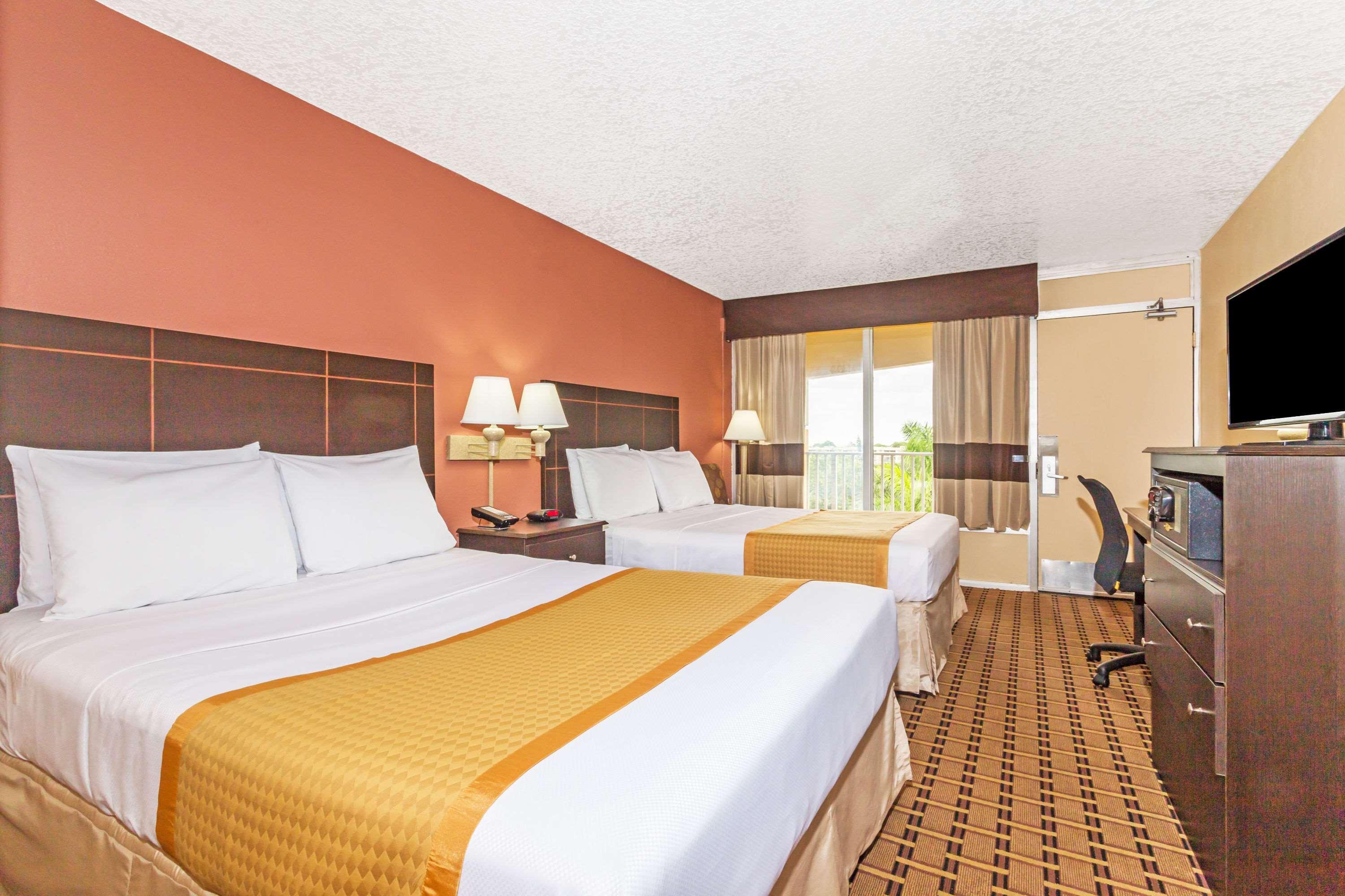 Days Inn By Wyndham Fort Lauderdale-Oakland Park Airport N Esterno foto