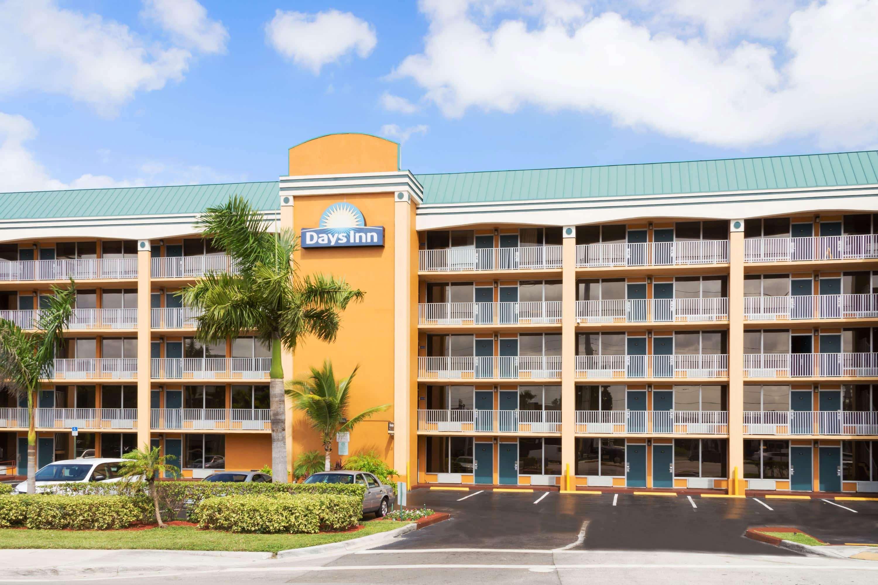 Days Inn By Wyndham Fort Lauderdale-Oakland Park Airport N Esterno foto