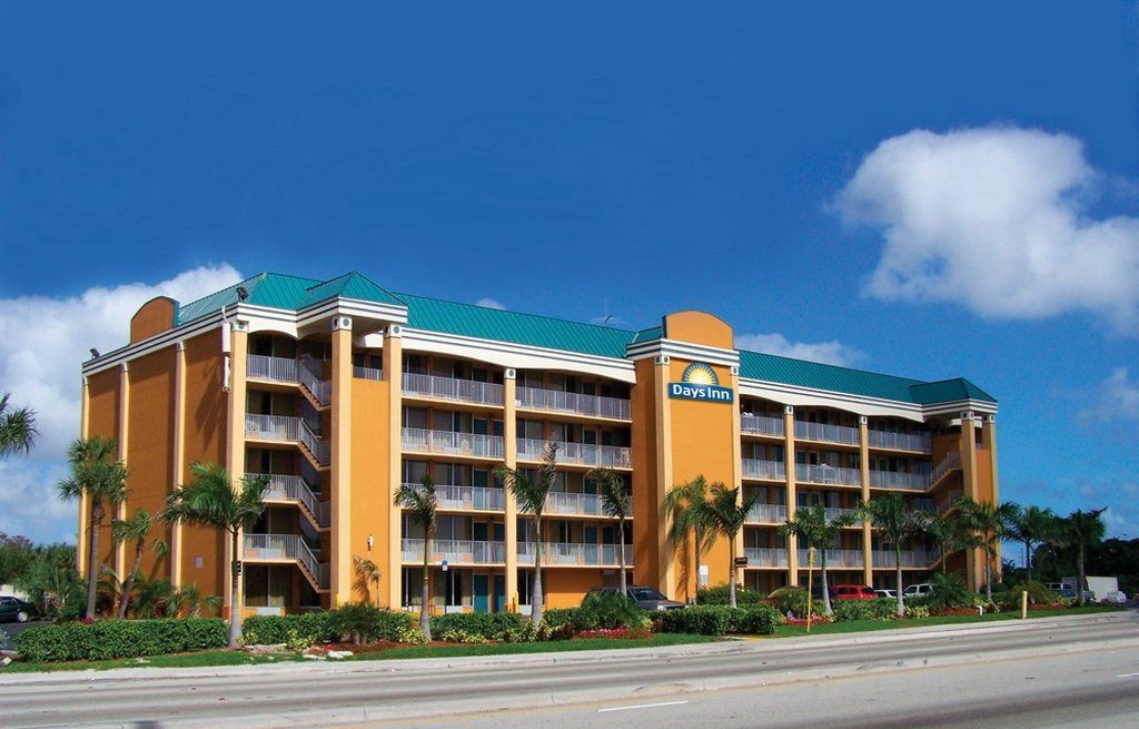 Days Inn By Wyndham Fort Lauderdale-Oakland Park Airport N Esterno foto